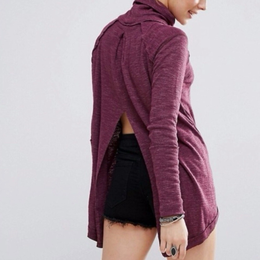 We The Free Stonecold Turtleneck Raglan Tunic‎ in a Magenta Women’s Top Size XS